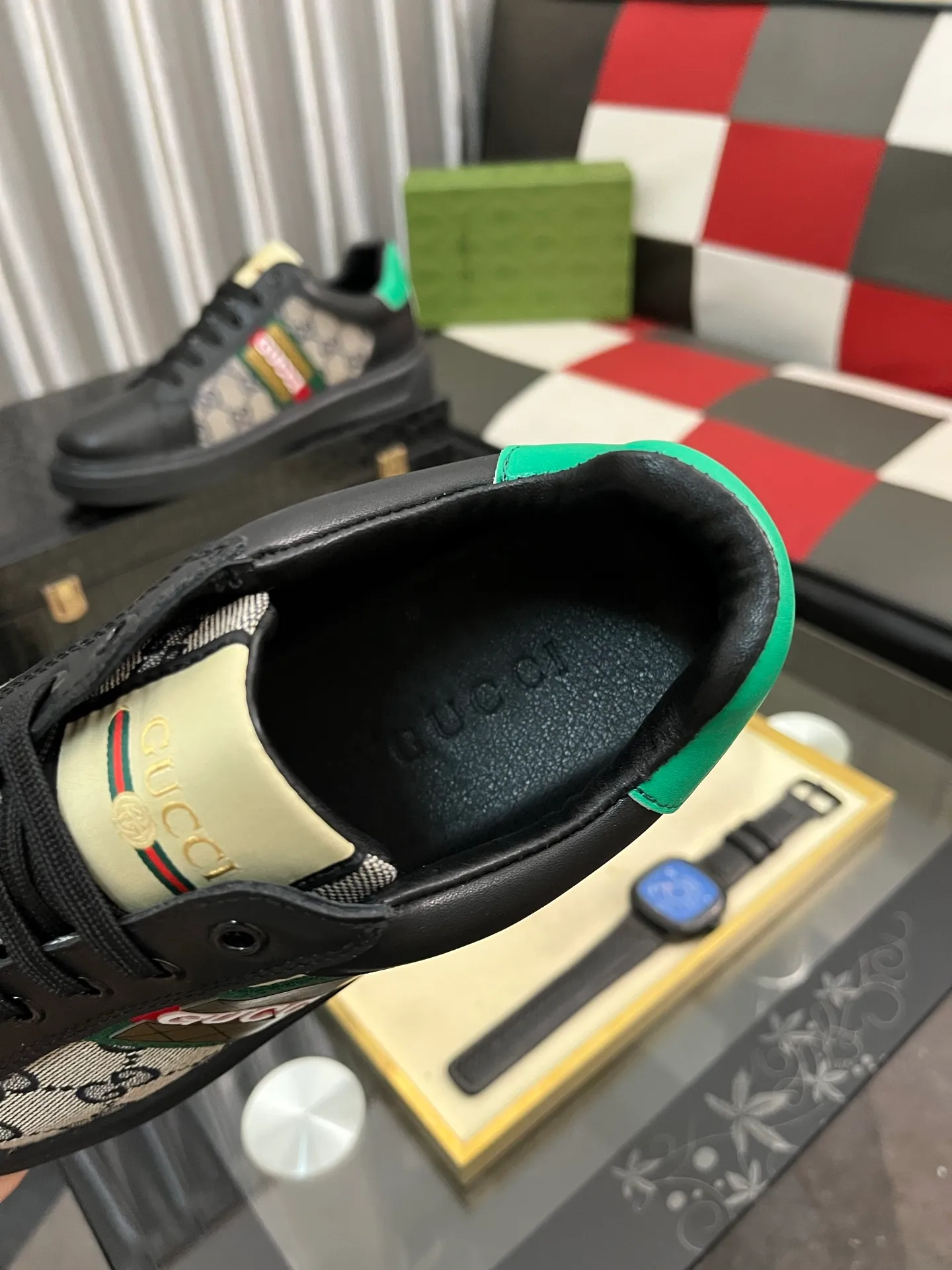 Men's shoes 💰420⌚️⌚️ [Gucci·Gucci] Original quality. ~ Unique modern style sneakers. 🏃A must-have casual shoe for trendy men😍😍 Original brand imported from Italy, imported original leather, sheep lining (refuses to discolor and grind feet) Sole: Original sole provided by the original factory, French lazy style design ⚠️Fit to the feet, original quality, super comfortable original sole. Code number: 38-442️⃣Colors available